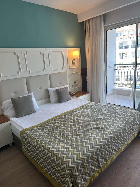 Zimmer Well Palace Side