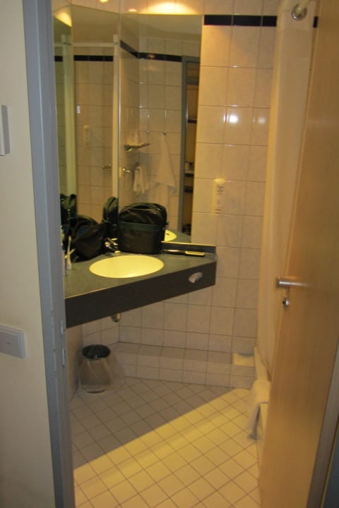 Bad Holiday Inn Express Berlin City Center