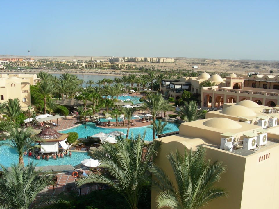 Blick vom Tower über die Pools Steigenberger Coraya Beach - Adults only