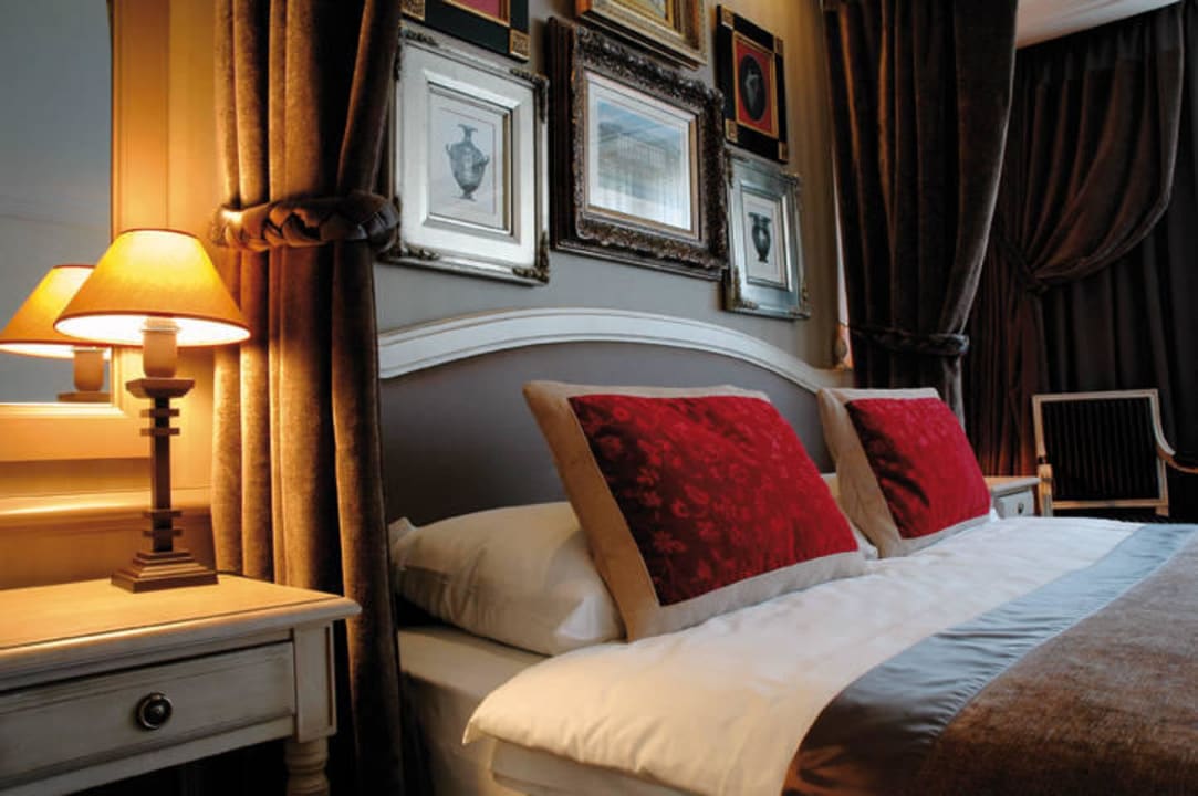 Standard room Hotel Royal Manotel