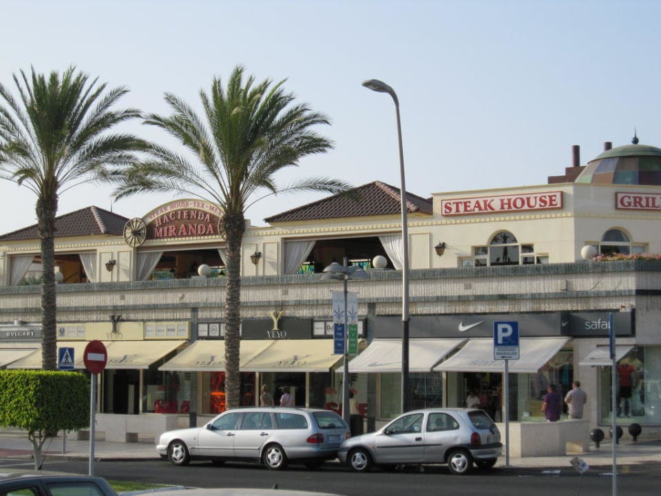 Vor dem Hotel Mediterranean Palace Mediterranean Palace Hotel