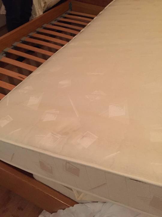 Gammlige Matratze Hotel Goldener Hirsch