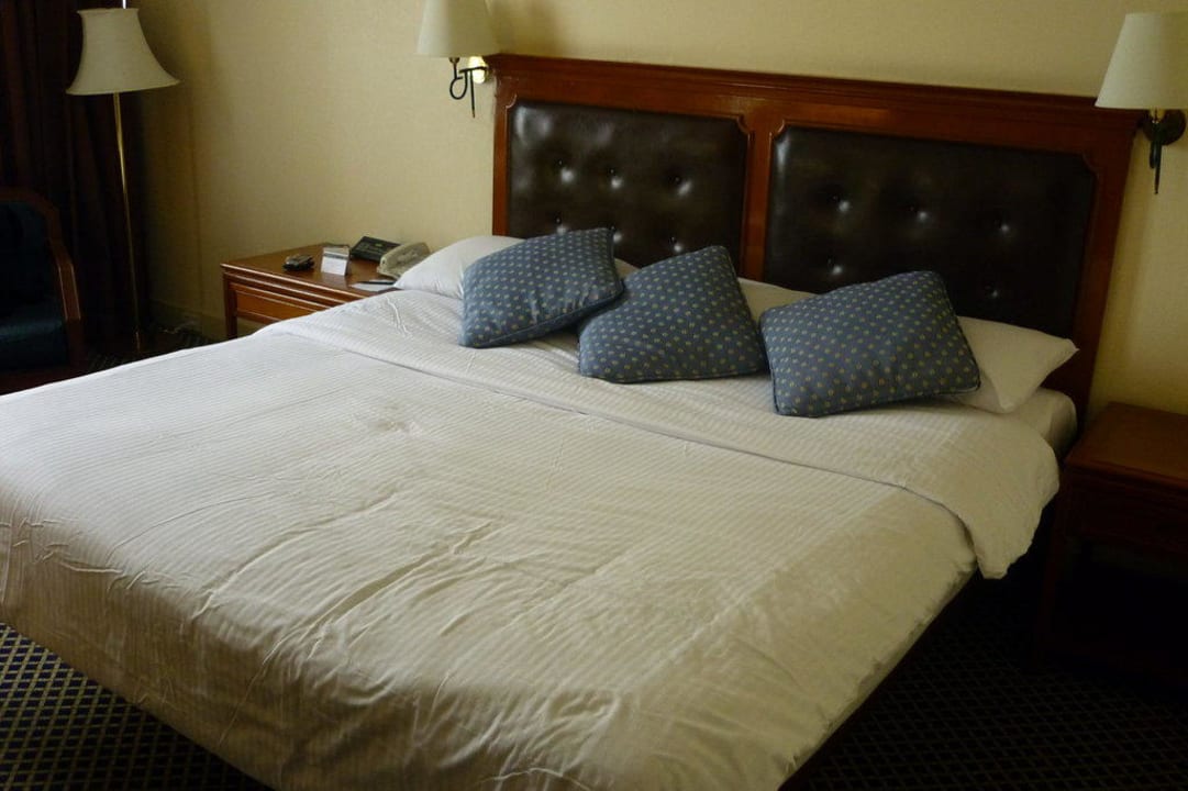 Doppelzimmer Superioir zur Poolseite The Tawana Bangkok