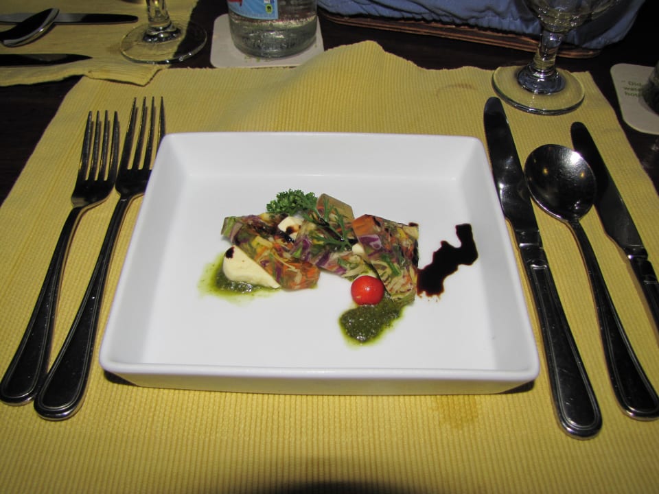 Appetitlich angerichtet - ein Genuß Hotel Jetwing Beach