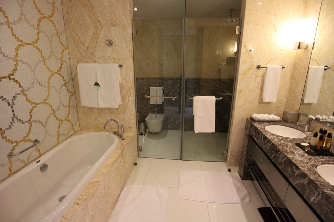 Bad Conrad Abu Dhabi Etihad Towers