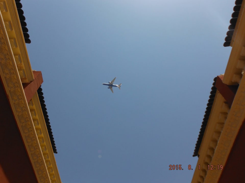 Przelatujące samoloty Pickalbatros Alf Leila Wa Leila Resort - Neverland Hurghada