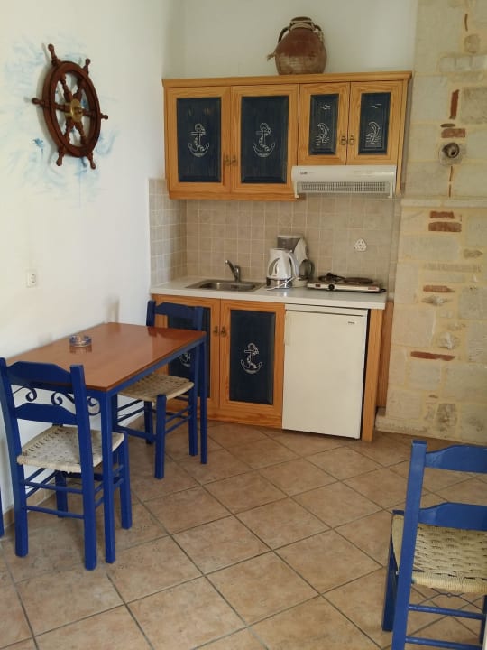 Blick vom Eingang in die Küche Mouragio Apartments