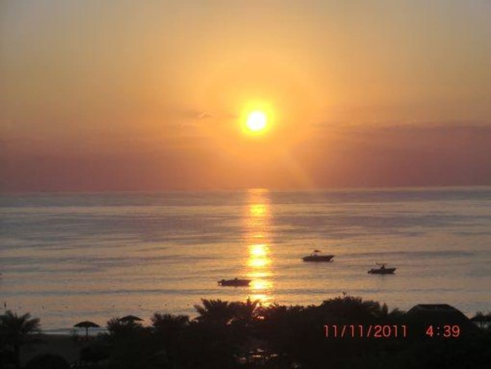 Sonnenaufgang Fujairah Rotana Resort & Spa