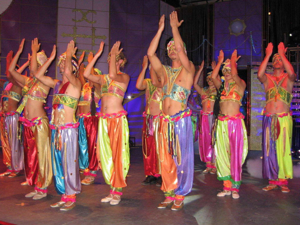 Abendshow Hillside Beach Club