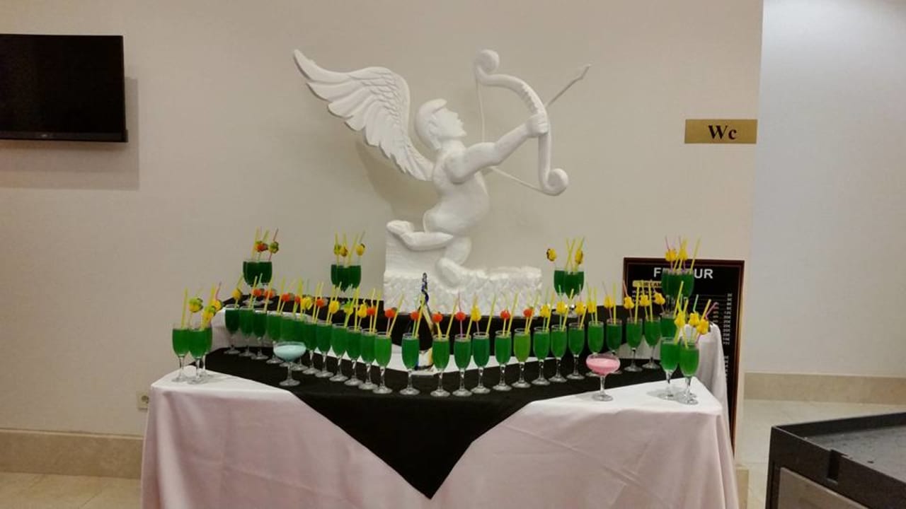 Gastro Well Palace Side