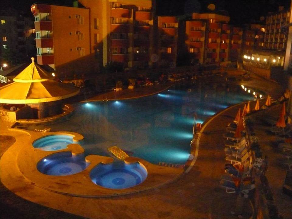 The pool at night Grand Kaptan