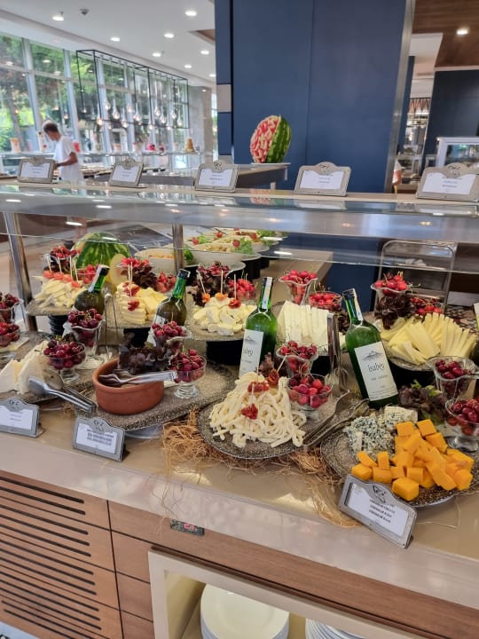 Gastro Saturn Palace Resort Hotel