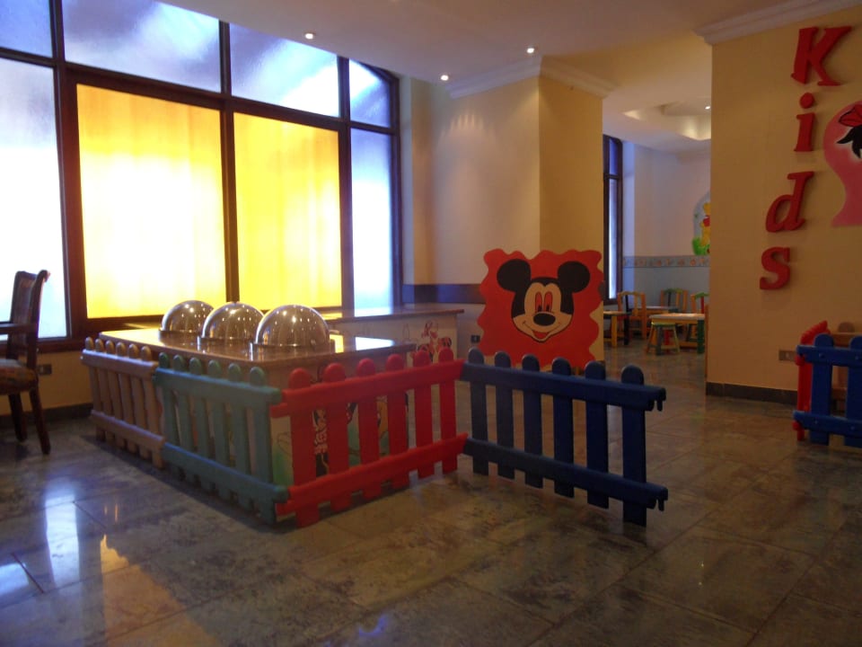 Kinder Büffet  Bel Air Azur Resort - Adults only