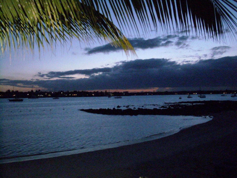 Blick vom Hotel zur offenen Seite der Bucht Mauricia Beachcomber Resort & Spa