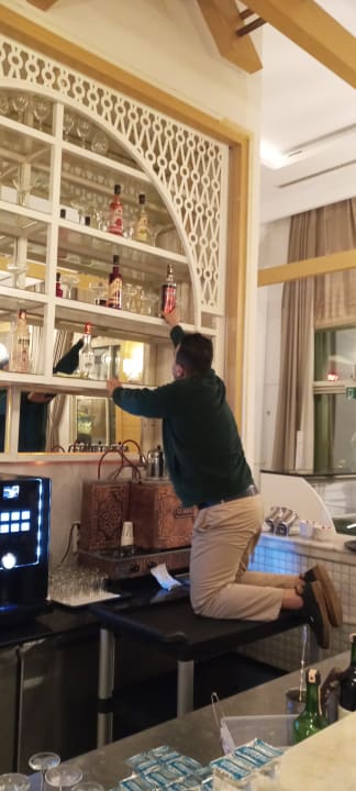 Gastro Well Palace Side