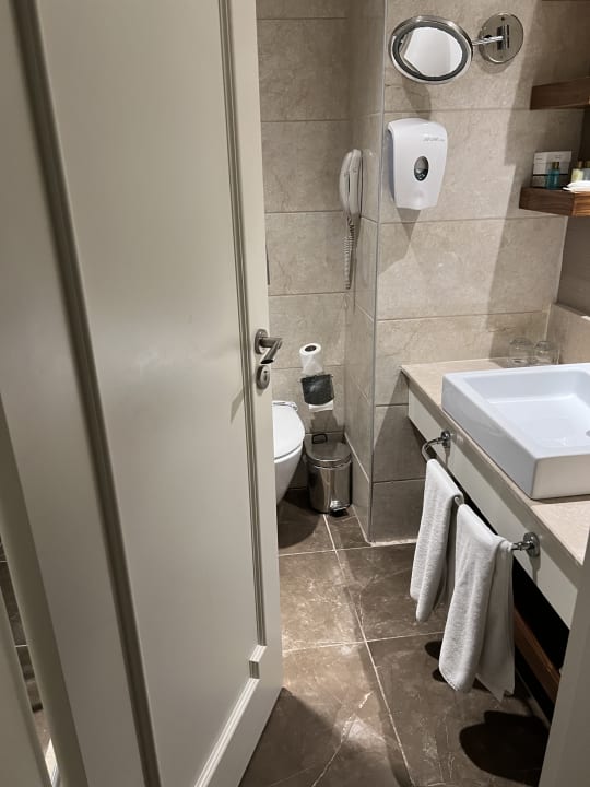 Zimmer Well Palace Side