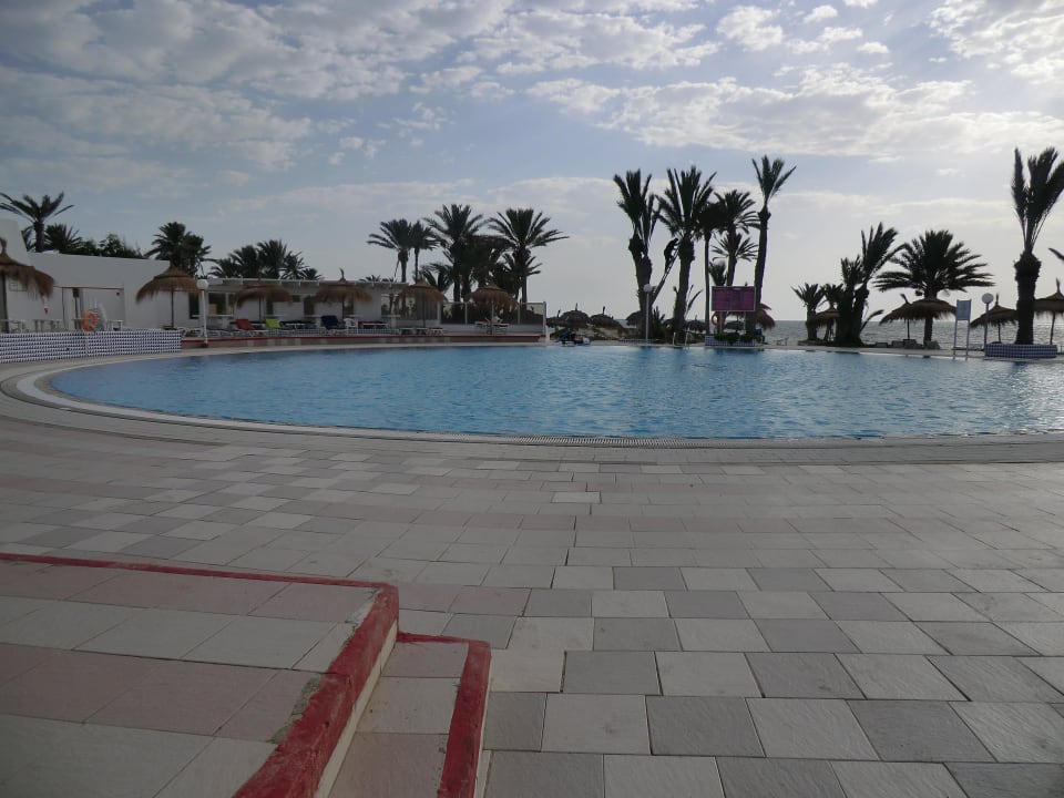 Salzwasserpool die zweite Hotel El Mouradi Djerba Menzel