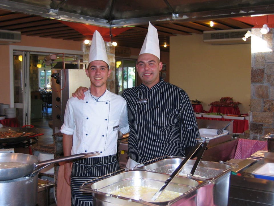 Unter anderem Köche der Hauptgerichte Tirreno Resort