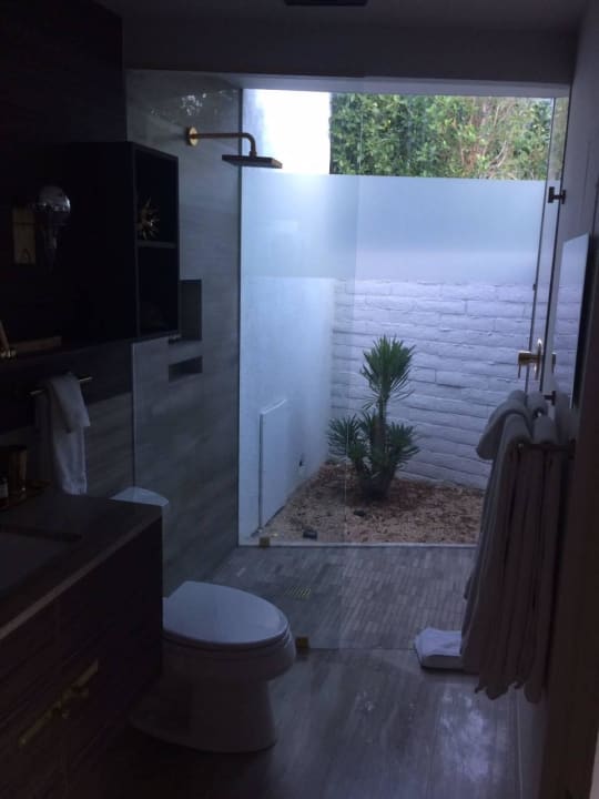 WC/Dusche im Standartzimmer L'Horizon Resort & Spa - Adults only