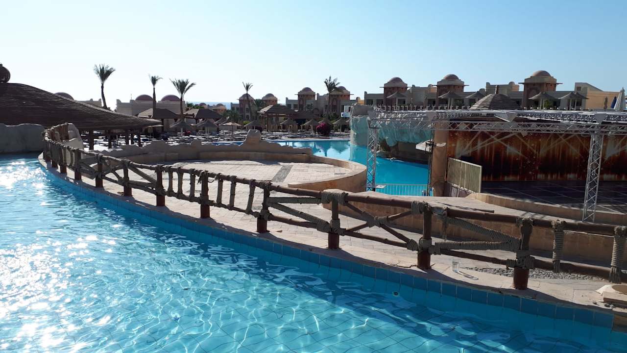 Pool Serenity Alpha Beach