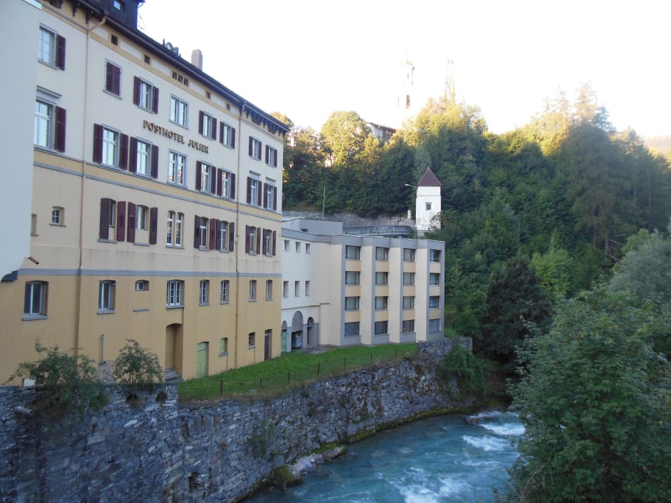 Seitliche Ansicht vom Hotel Hotel Albula & Julier
