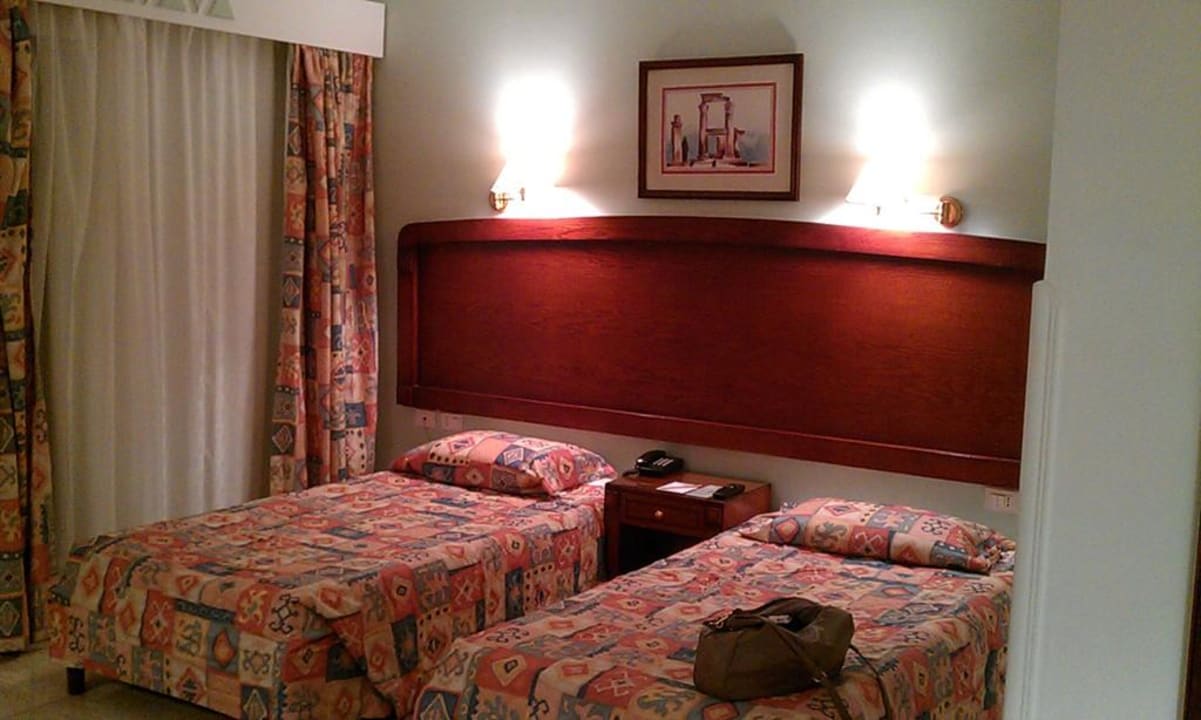 Bett Golden Beach Resort