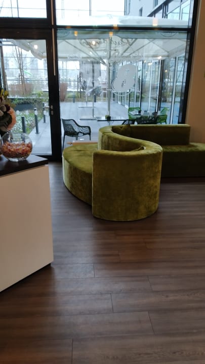 Lobby Super 8 by Wyndham Munich City West