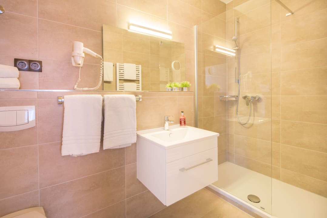 Zimmer NP Hotel Königshof