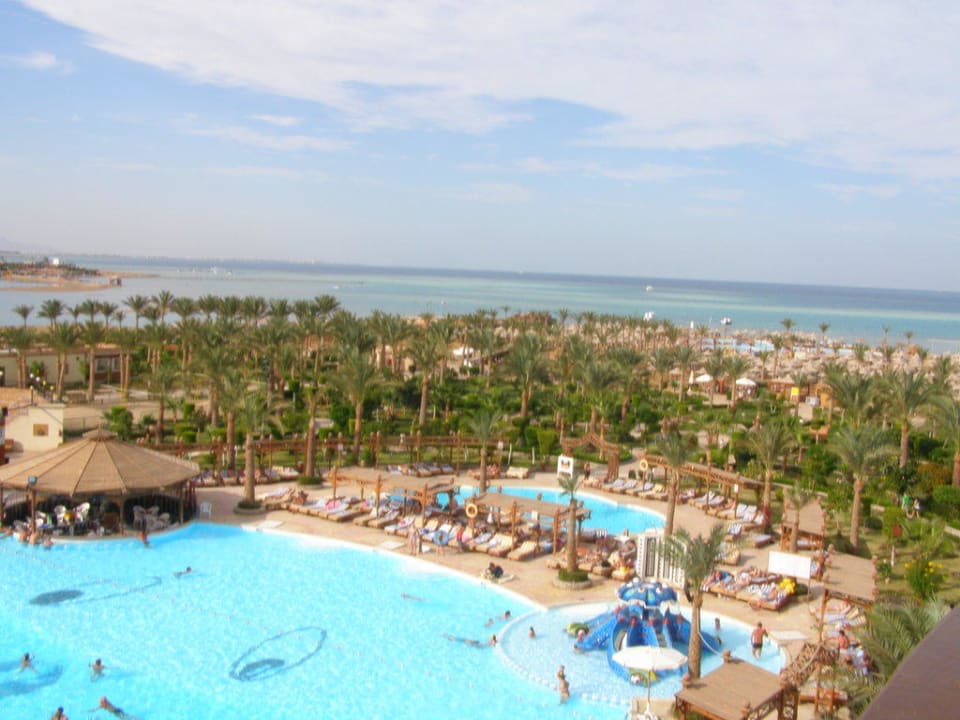 Территория отеля Le Jardin Aqua Park Resort