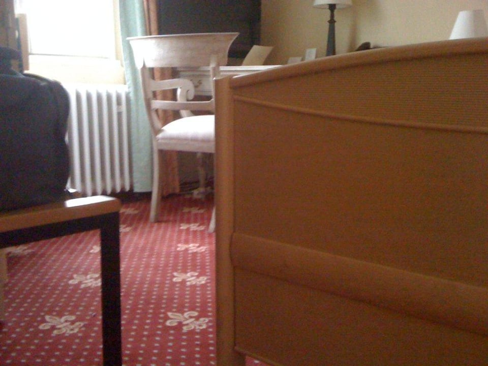 Ein schmaler Grat Parkhotel Fritz am Brunnen