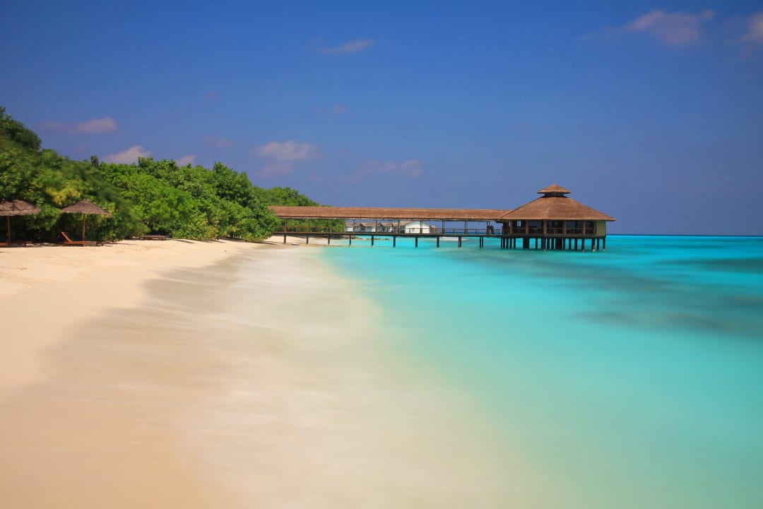 Strand vor Bungalow 185 NH Collection Maldives Reethi Resort