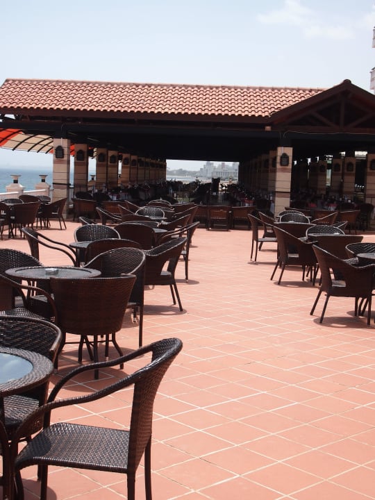 Pool Terrasse mit Blick auf Restaurant Außenbereich Salamis Bay Conti Resort Hotel & Casino