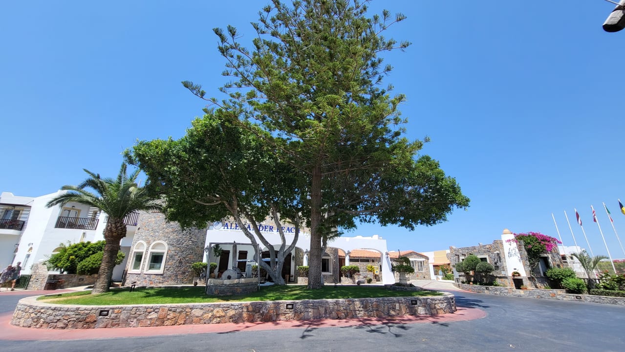 Außenansicht Alexander Beach Hotel & Village Resort