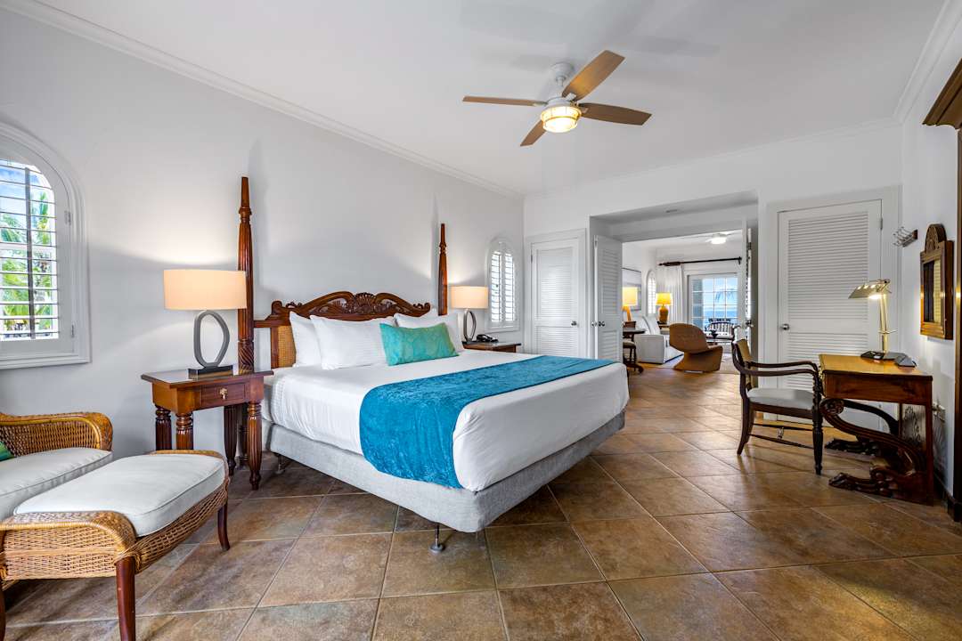 Zimmer Harbour Village Beach Club