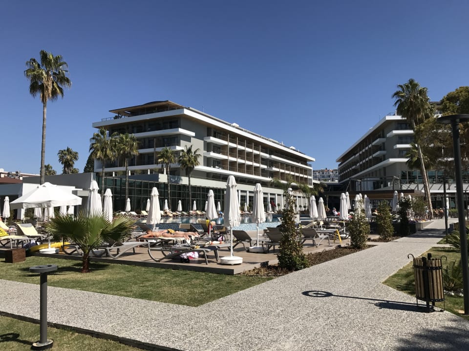 Außenansicht Acanthus Cennet Barut Collection