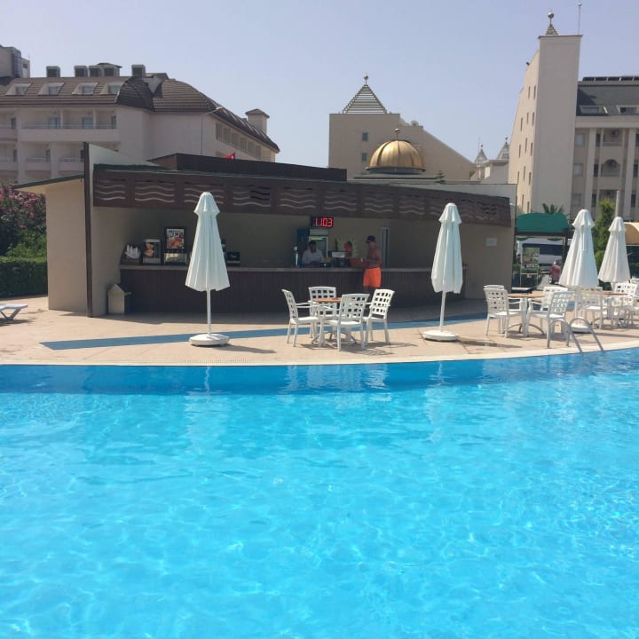 Basen Calimera Hane Garden