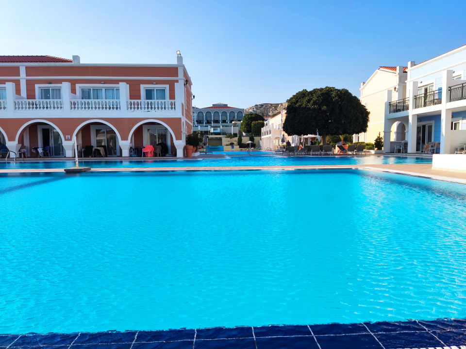 Pool Porto Bello Royal