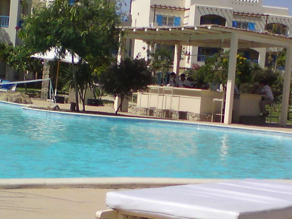 Poolbar Pasadena Hotel & Resort