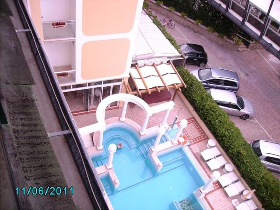 Pool von oben Hotel Terme Aurora