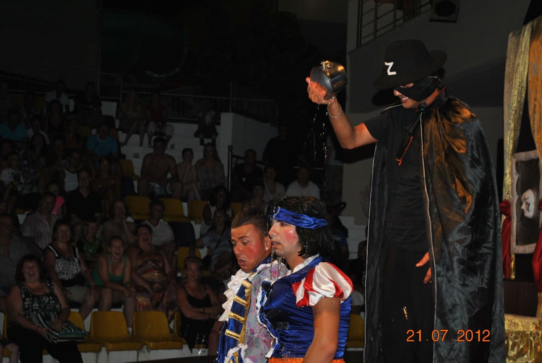 Abendshow Alaiye Resort & Spa