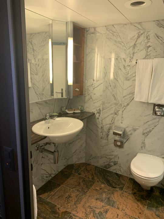 Zimmer Mövenpick Hotel Zürich-Airport