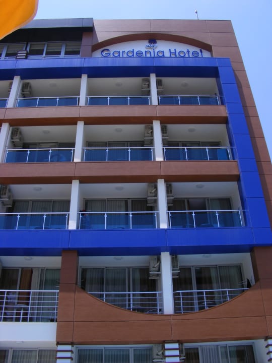 Die neue Fassade am Poolbereich Gardenia Hotel