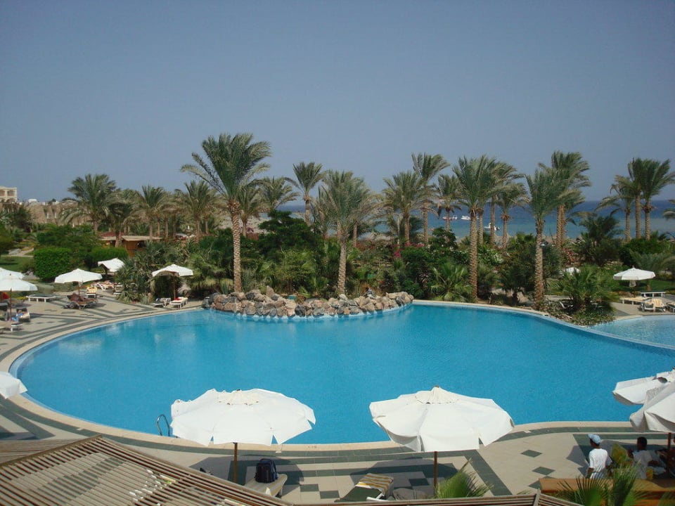 Poolanlage Brayka Bay Resort