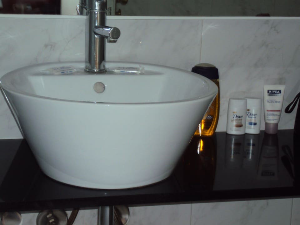 Dies ist das hohe Waschbecken, nur was für grosse Leute Bahía de Alcúdia Hotel & Spa