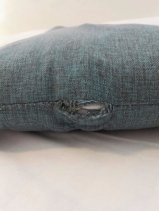 Kaputtes Kissen azuLine Hoteles Mar Amantis & II