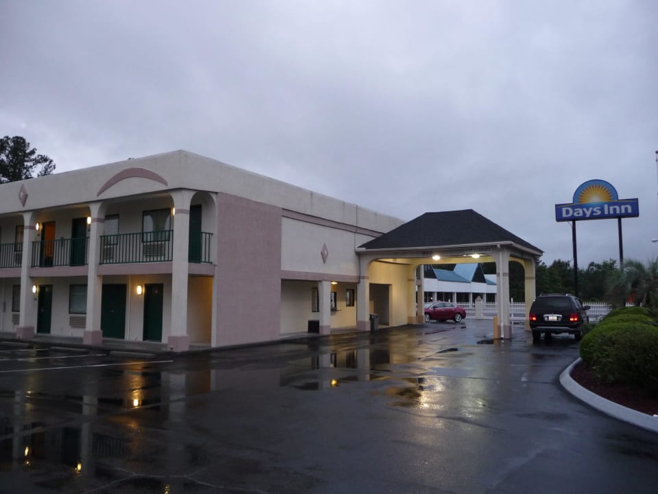 Front Hotel Days Inn Goose Creek Sc