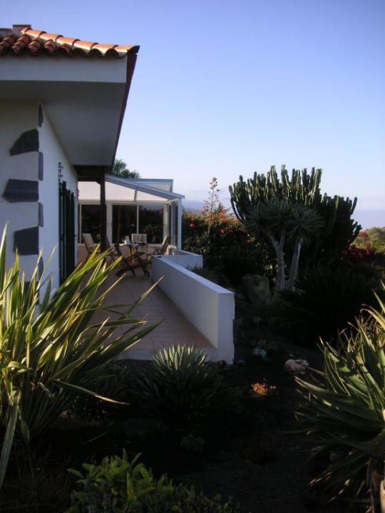 Blick auf die große Terrasse Finca La Luna Baila