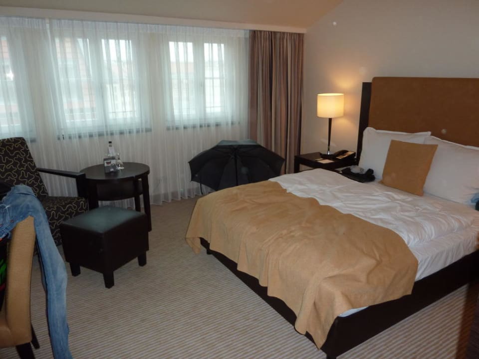 Bett Steigenberger Hotel de Saxe