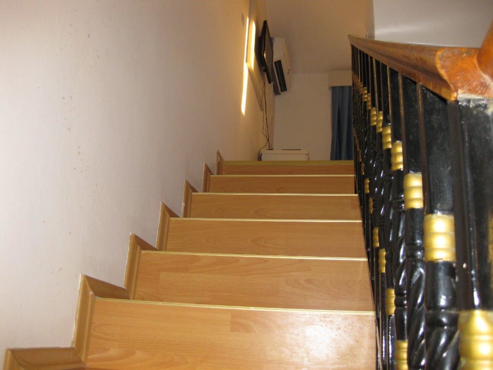 Treppe in den Schlafraum Club Alda Hotel