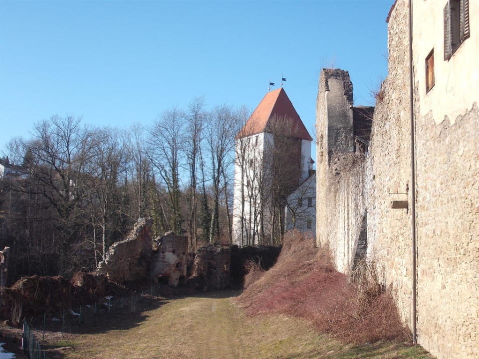 Schloßmauer Hoftaferne Neuburg